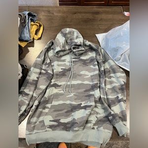 Oversized Camo sweatshirt